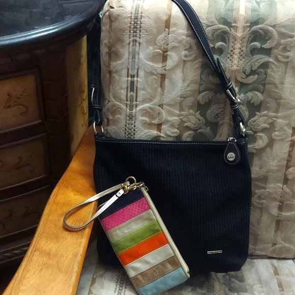 THE SAK Black "Lumi" Crochet Shoulder-bag w/ Matching COACH Wallet/Wristlet - Picture 2 of 12